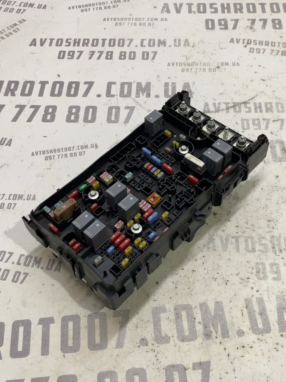 Блок запобіжників Jeep Cherokee KL (13-23) 68235114AC