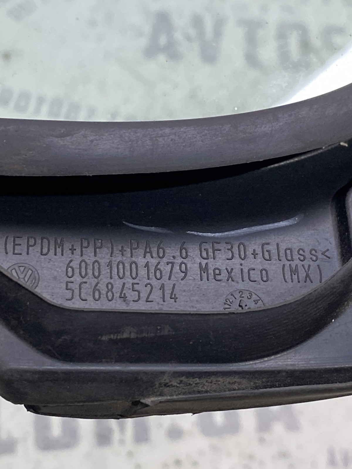 Скло дверей Volkswagen Jetta 6 OE 5C6845214