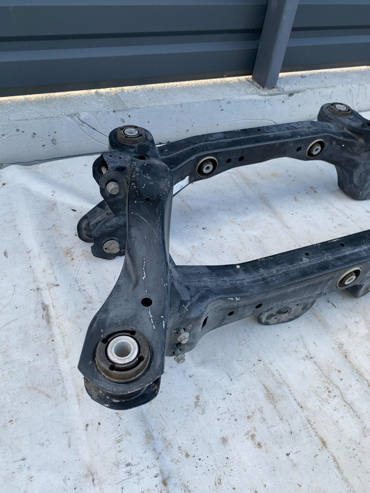 Підрамник задній Jeep Cherokee KL 25207AH
