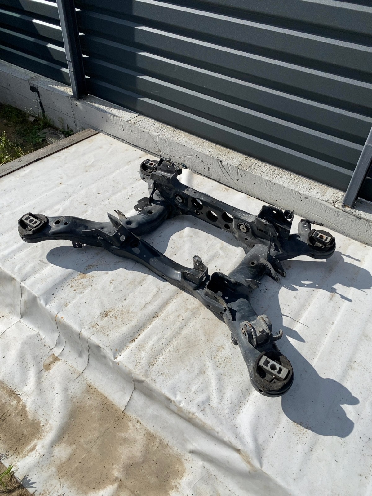 Підрамник задній Jeep Grand Cherokee WK2 4877623AD