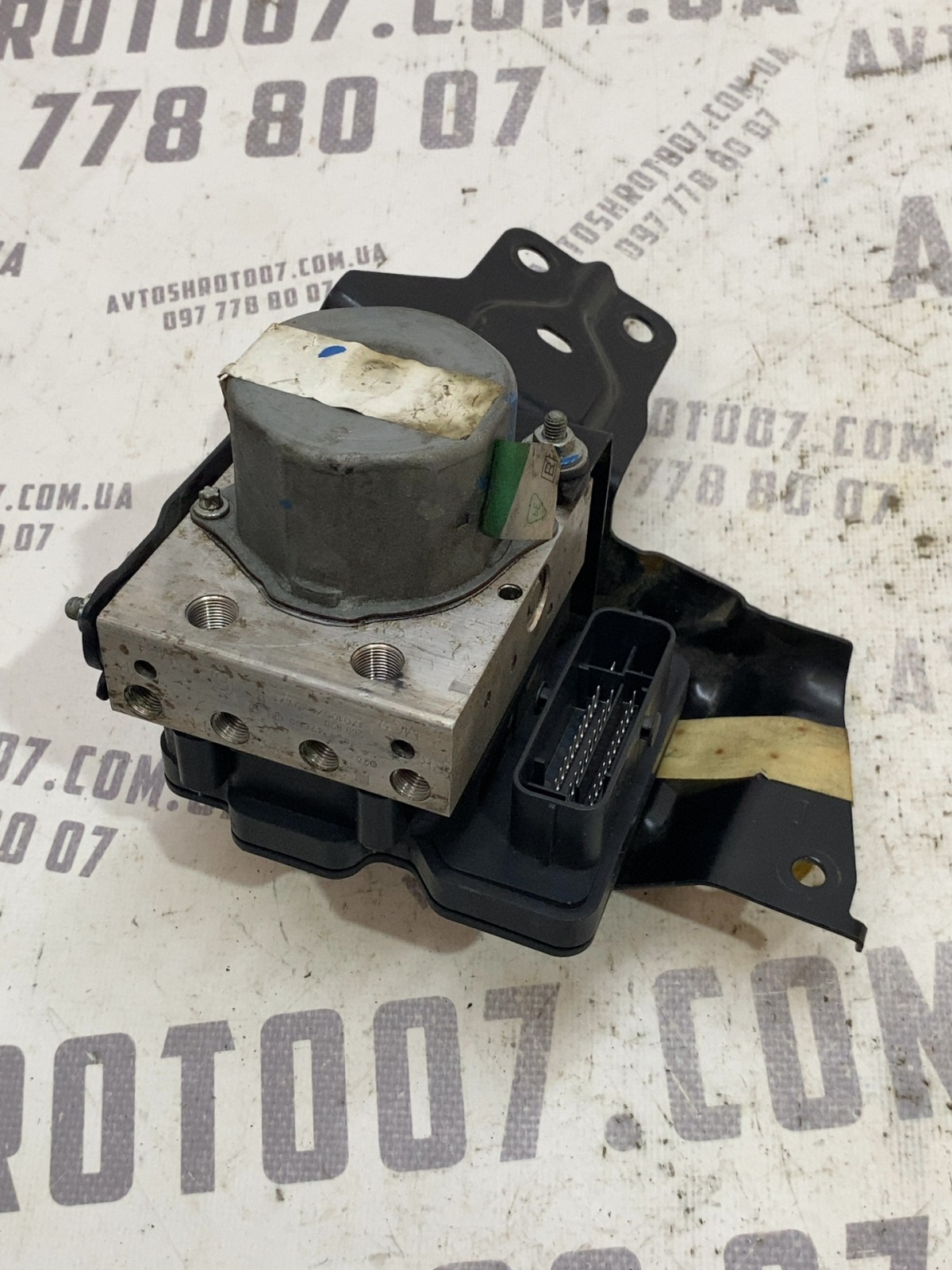 Блок управління АБС Nissan Rogue T32 (13-20) 476606FL4A