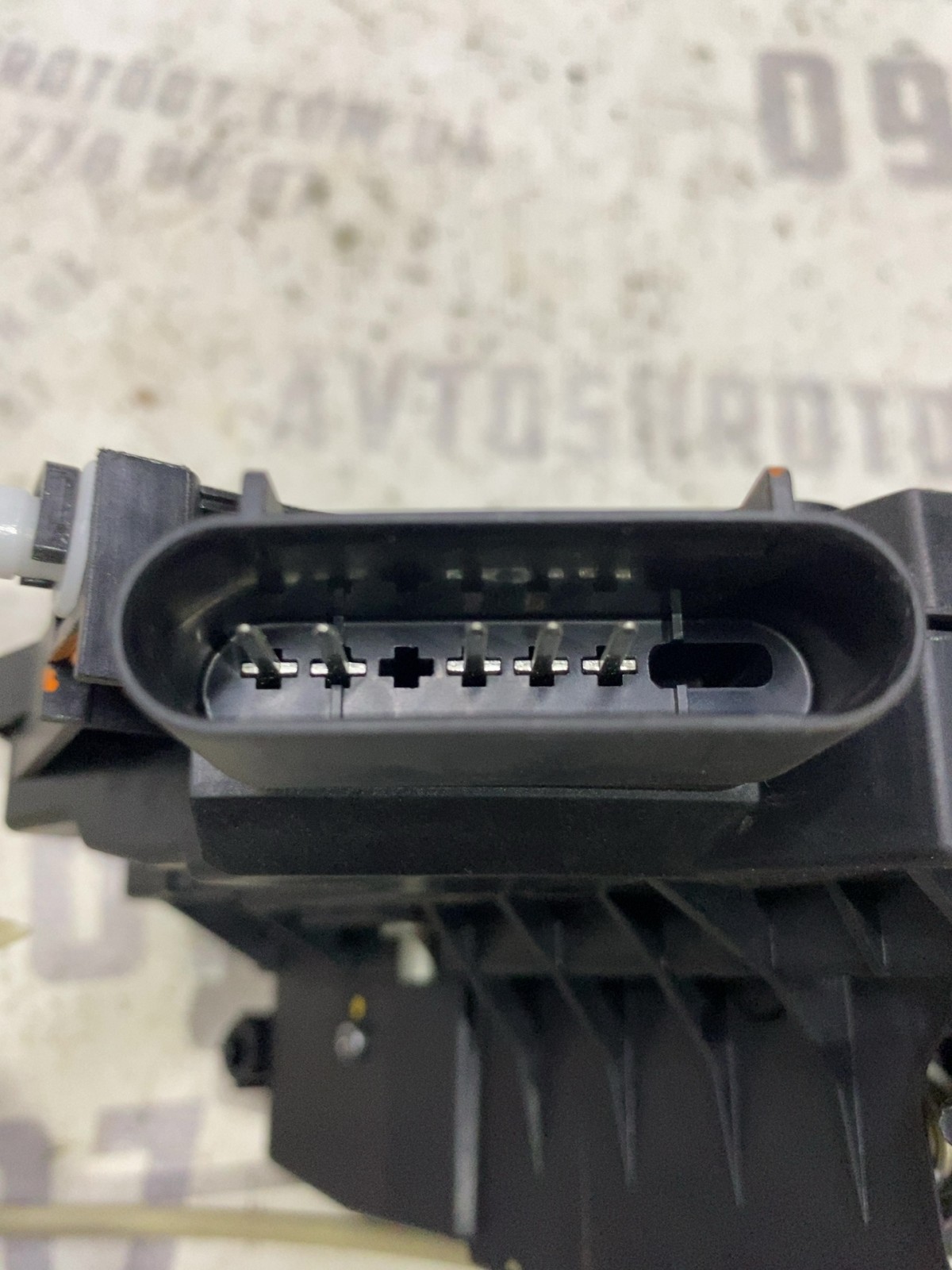 Замок дверей Ford Escape 3 OE BF6AF26412AJ