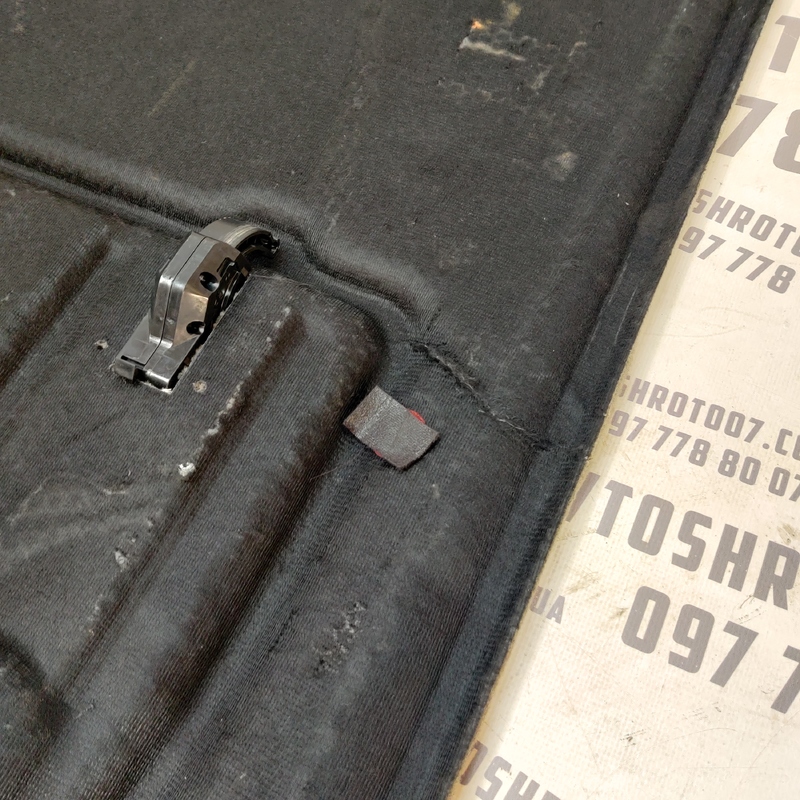 Полка багажника Volvo V50 (04-12) 2.0D задня OEM 39870017