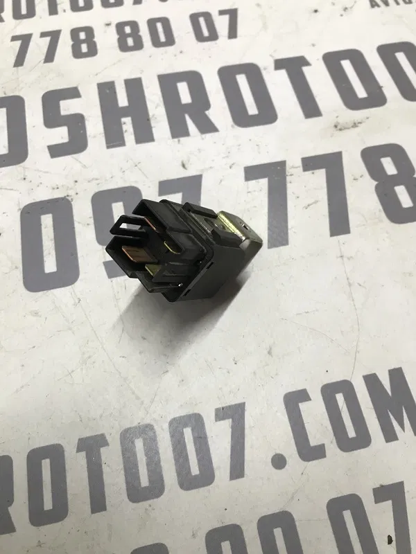 Реле Kia Cerato 1 (04-09) 2.0 Бензин OEM e466330130