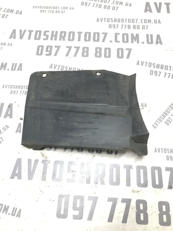 Накладка Kia Cerato 1 (04-09) 2.0 задня права OEM 868262f000