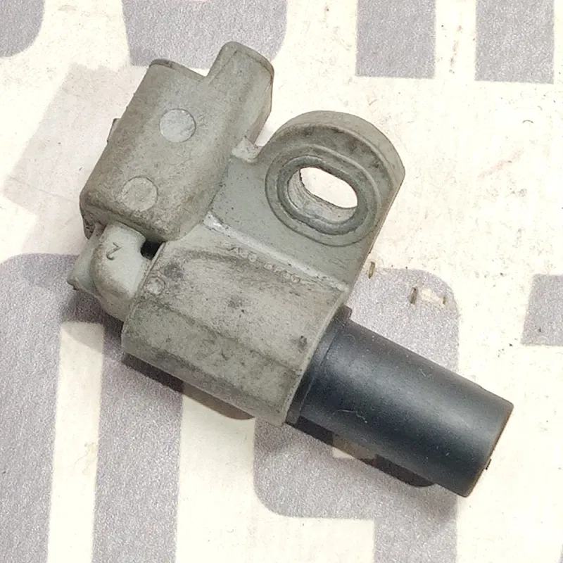 Датчик розпредвалу Volvo V50 (04-12) 2.0 D OEM 9845844080