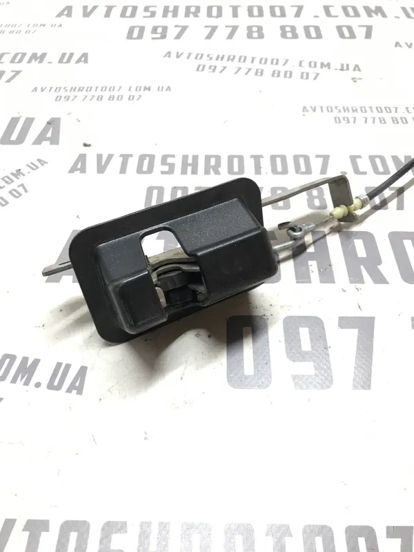 Замок заднього сидіння Kia Cerato 1 (04-08) 2.0 Бензин Права