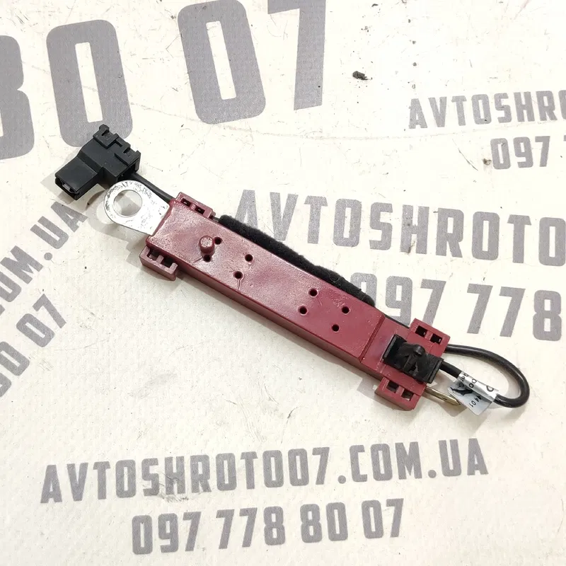 Підсилювач антени Volvo V50 (04-12) 2.0D задня права верхня