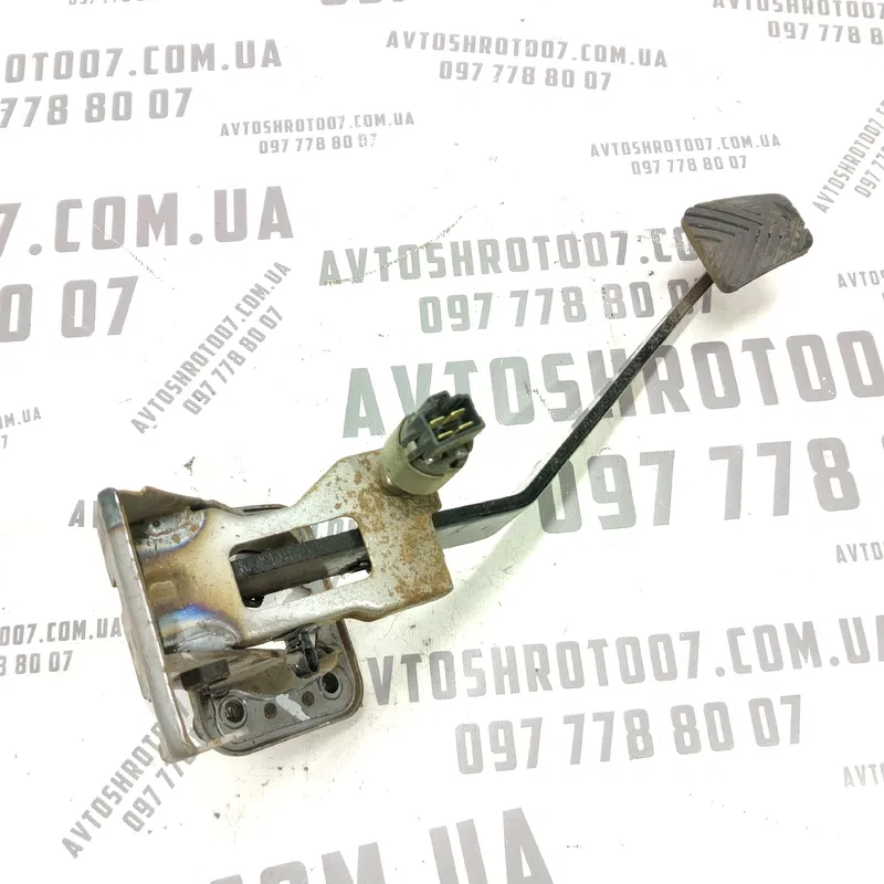 Педаль гальма Kia Sorento 1 (02-09) 2.5 CRDi дизель МКПП