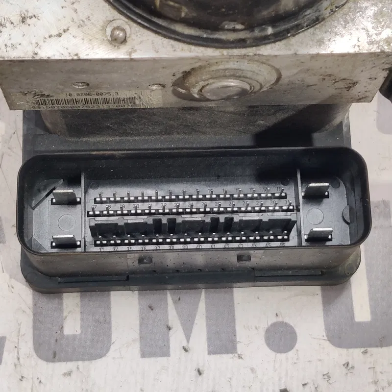Блок АБС Volvo V50 (04-12) 2.0D передній лівий OEM 30736589a