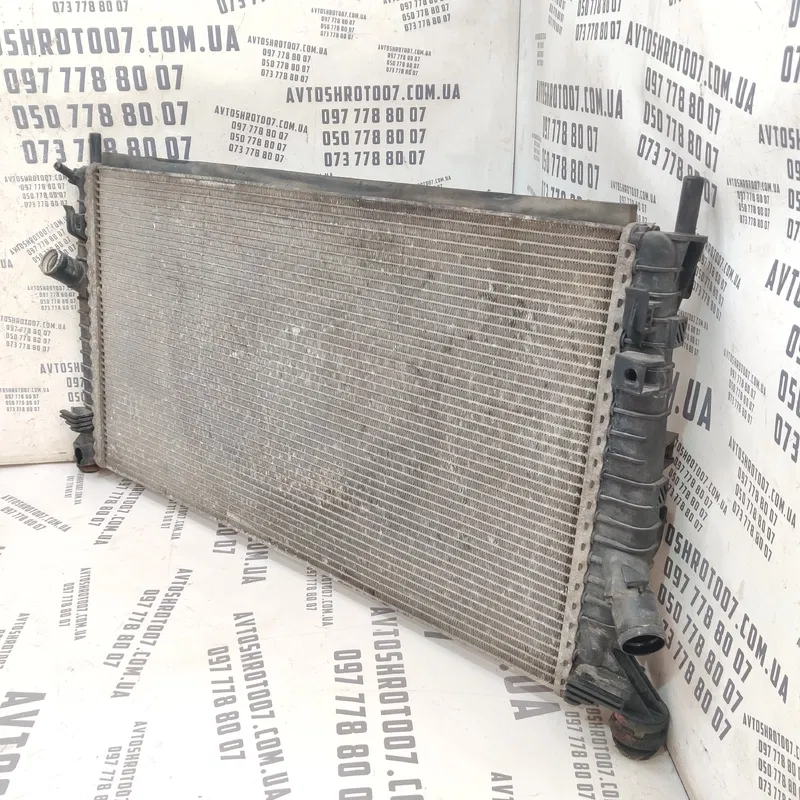 Радіатор Volvo V50 (04-12) 2.0 Diesel перед OEM 3m5h8005ti