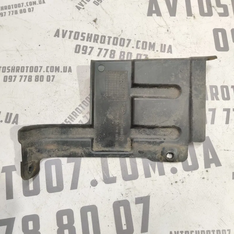 Накладка Kia Sorento 1 02-09 2.5 CRDi зад.пр. OEM 975403e000