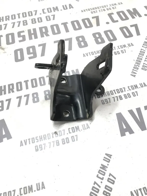 Кронштейн подушки Kia Cerato 1 (04-09) 2.0 передня нижня
