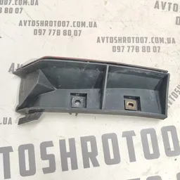 Кронштейн бампера Volvo V50 04-12 2.0D зад лів OEM 30764179 фото 1