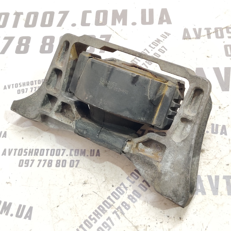 Подушка двигуна Volvo V50 (04-12) 2.0 Дизель OEM 7m516f012y