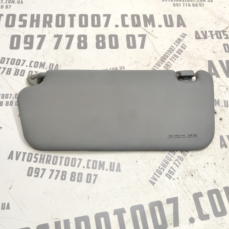 Сонцезахисник Hyundai Elantra 3 (00-06) 1.6 Бензин правий