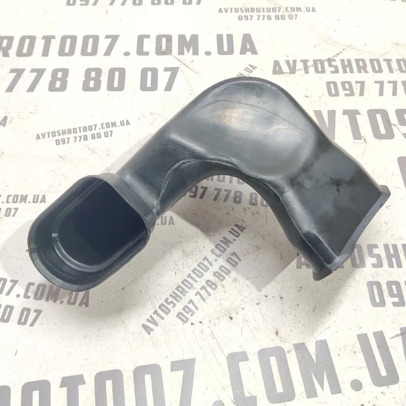 Патрубок повітряний Hyundai Elantra 3 (00-06) 1.6 282112d000