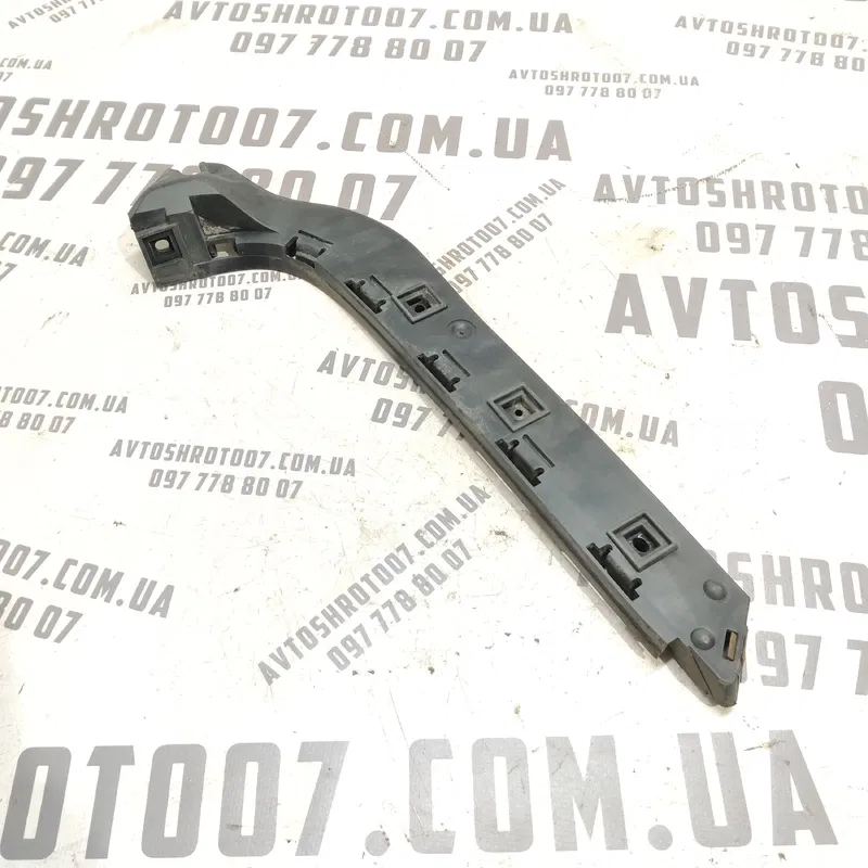 Кронштейн бампера Volvo V50 04-12 2.0D зад. пр. OEM 30764234