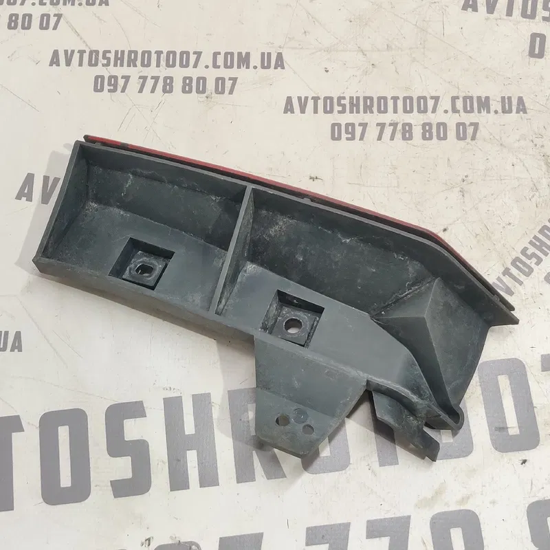 Кронштейн бампера Volvo V50 04-12 2.0D пр. зад. OEM 30764180