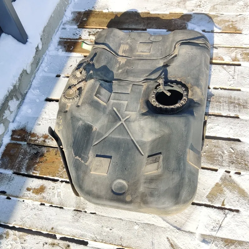 Бак паливний Hyundai Elantra 3 (00-06) 1.6 бензин задній