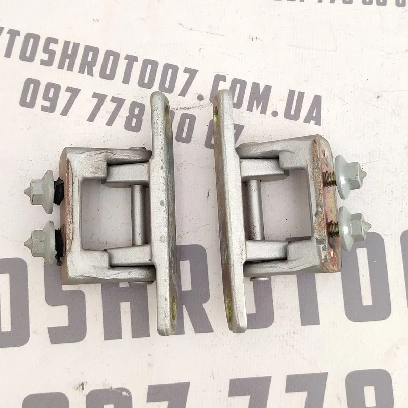 Завіса багажника Kia Sorento 1 02-09 2.5 CRDi Дизель Верхня