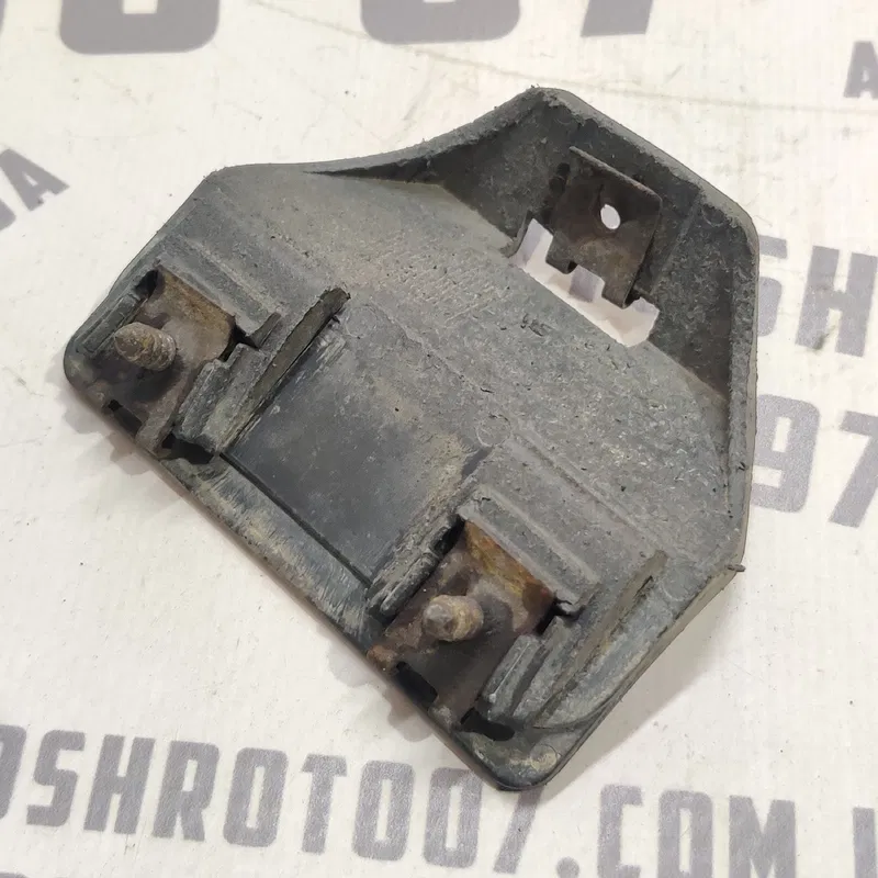 Кронштейн бампера Volvo V50 (04-12) 2.0 Дизель задній нижній