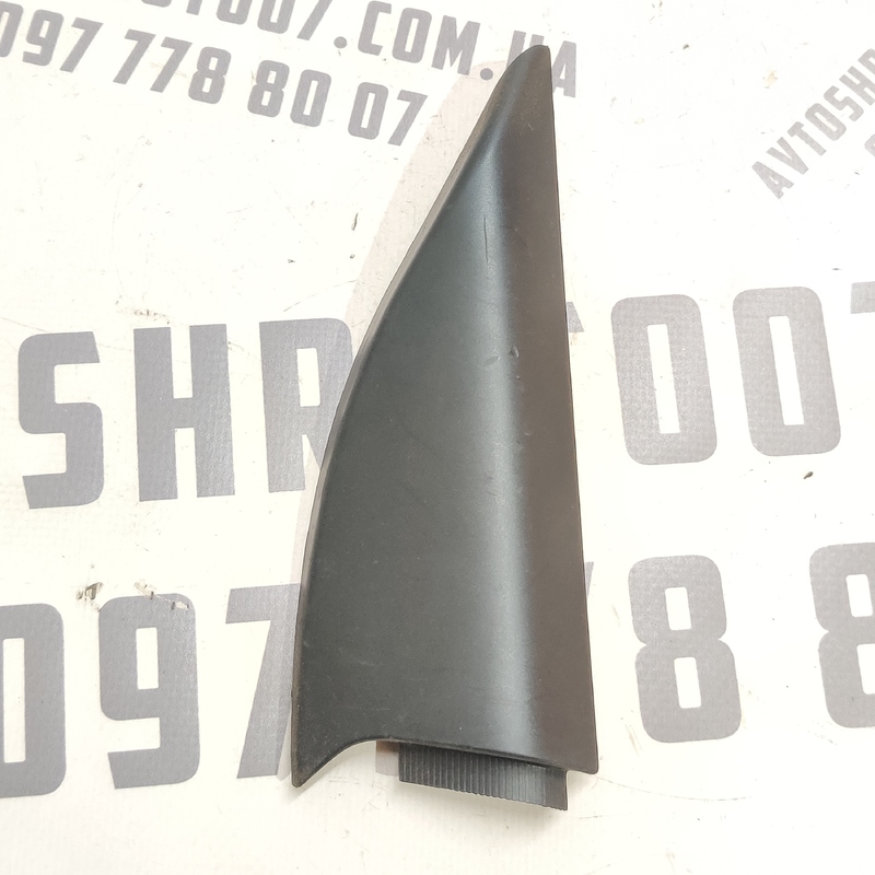Накладка салону Volvo V50 (04-12) 2.0D зад ліва OEM 30715408