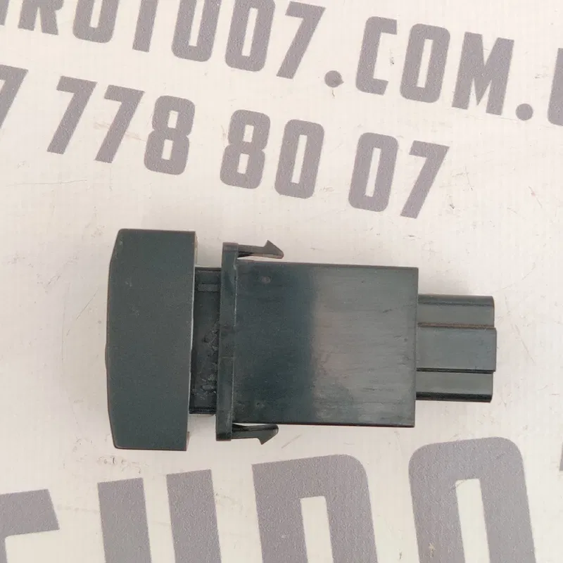 Кнопка обігріву Kia Sorento 1 02-09 2.5 CRDi OEM 937103e000