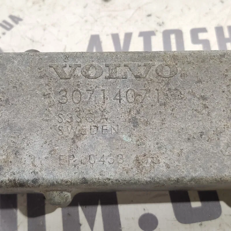 Демпфер підрамника задній Volvo V50 04-12 2.0D OEM 30714071