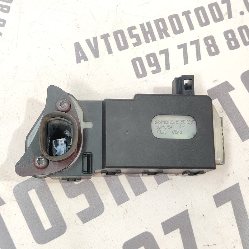 Замок лючка бака Volvo V50 (04-12) 2.0D прав. OEM 30716754 фото 2