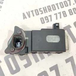 Замок лючка бака Volvo V50 (04-12) 2.0D прав. OEM 30716754 фото 2