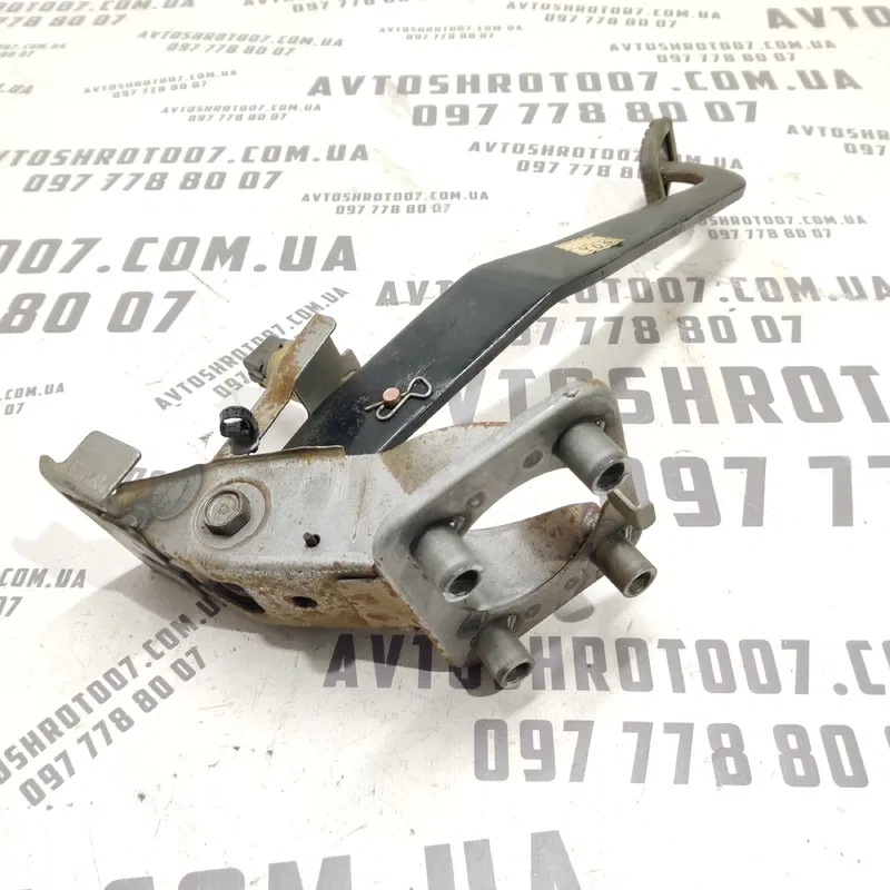 Педаль гальма Kia Sorento 1 (02-09) 2.5 CRDi дизель МКПП