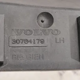 Кронштейн бампера Volvo V50 04-12 2.0D зад лів OEM 30764179 фото 4
