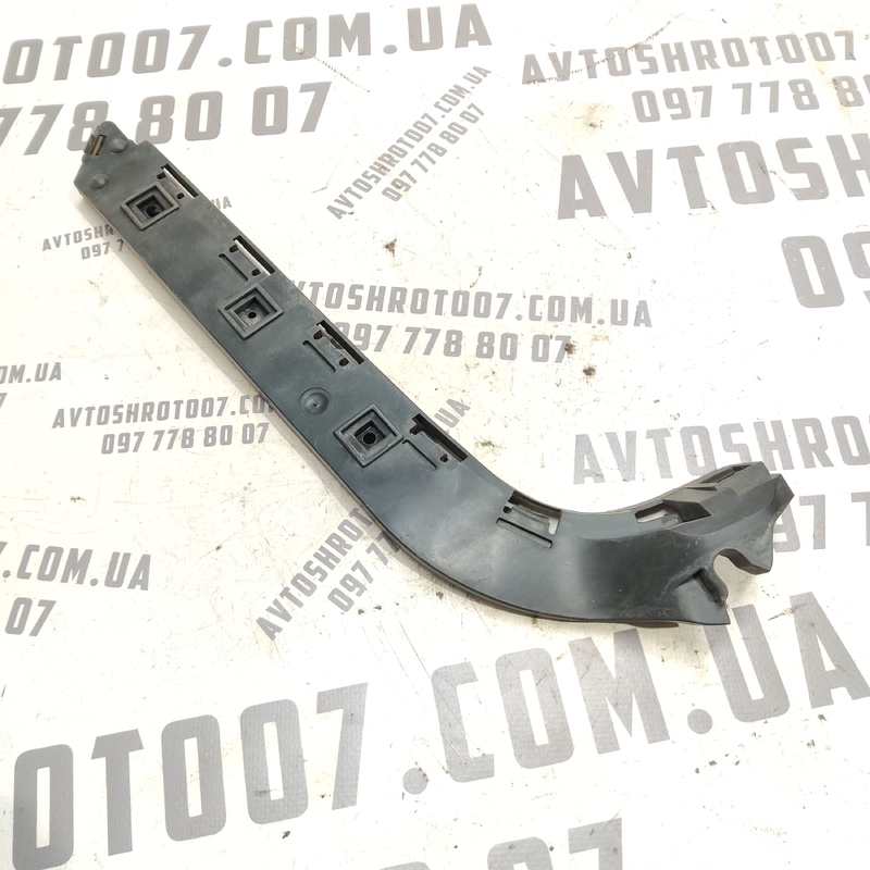 Кронштейн бампера Volvo V50 04-12 2.0D зад. пр. OEM 30764234