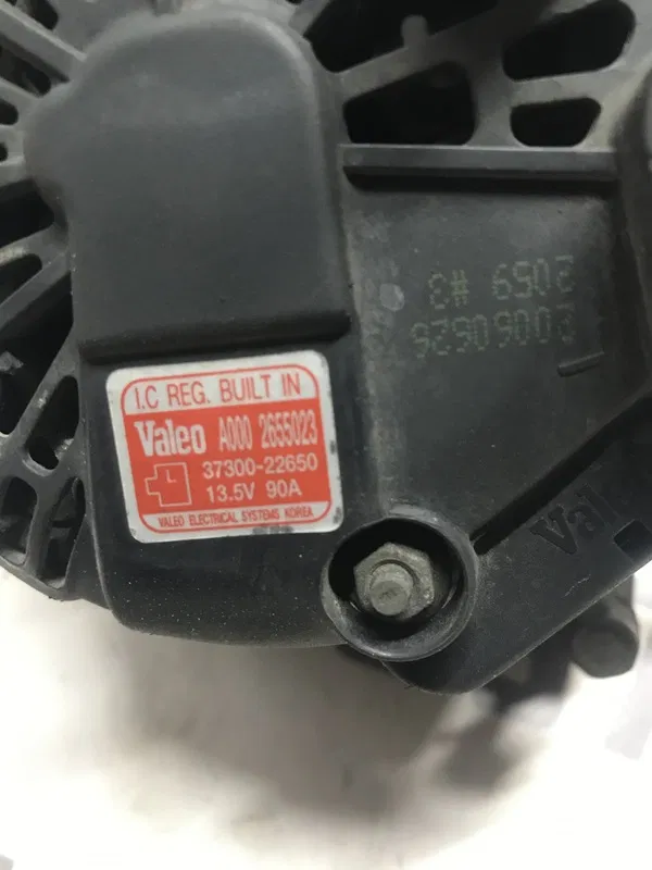 Генератор Kia Cerato 1 (04-09) 2.0 Бензин OEM 3730022650