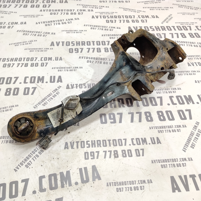 Цапфа Volvo V50 (04-12) 2.0 Diesel задня права