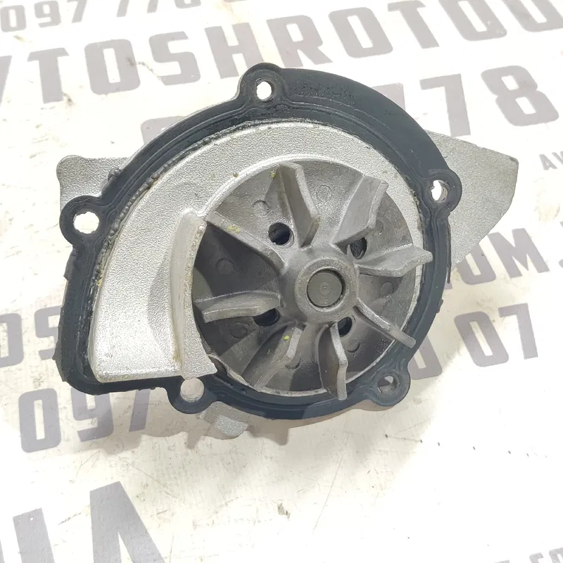 Помпа Volvo V50 (04-12) 2.0 Дизель D4204T