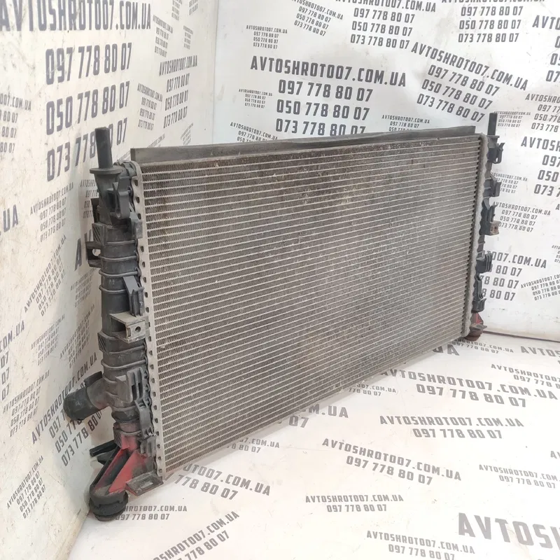Радіатор Volvo V50 (04-12) 2.0 Diesel перед OEM 3m5h8005ti