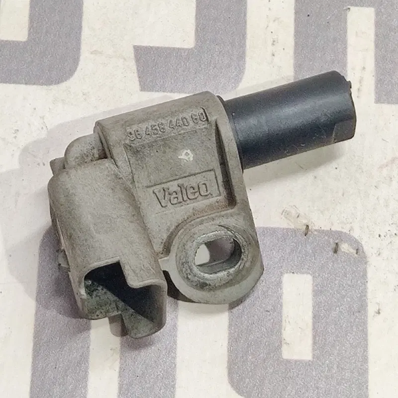 Датчик розпредвалу Volvo V50 (04-12) 2.0 D OEM 9845844080