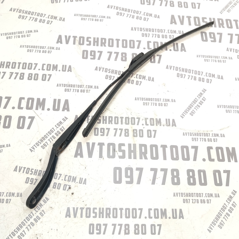 Двірник Volvo V50 (04-12) 2.0D передній лівий OEM 30699997