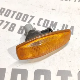 Ліхтар поворотника передній Hyundai Elantra 3 (00-06) 1.6
