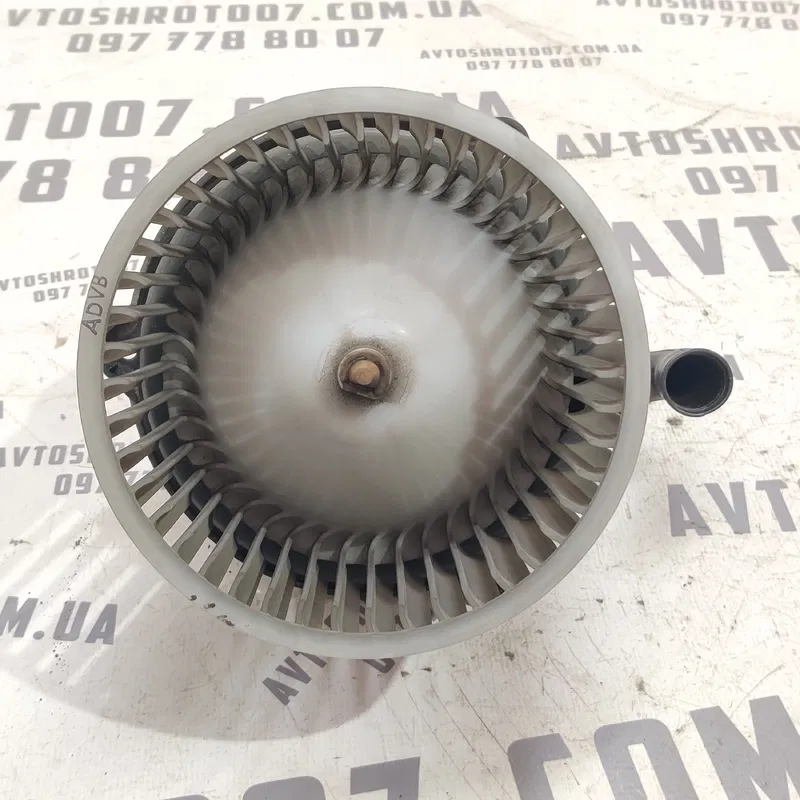 Мотор пічки Hyundai Elantra 3 00-06 1.6 Бенз OEM 971132d000