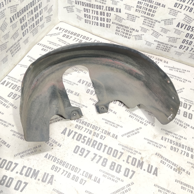 Підкрилок Volvo V50 (04-12) 2.0D Зад. Пр. Ниж. OEM 30678140