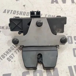 Замок багажника Volvo V50 (04-12) 2.0D зад OEM 01041111905