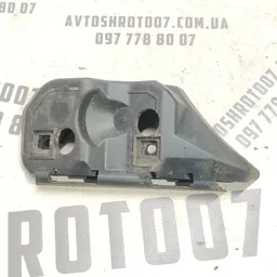 Кронштейн крила Volvo V50 (04-12) 2.0D лівий OEM 30655874