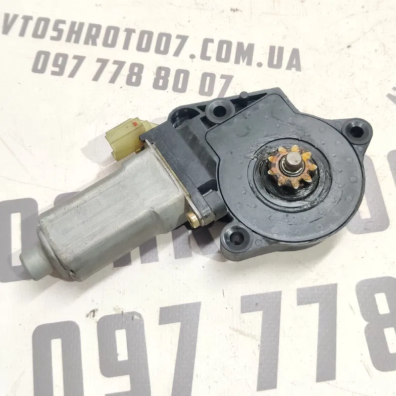 Мотор склопідіймача Hyundai Elantra 3 00-06 1.6 перед. права