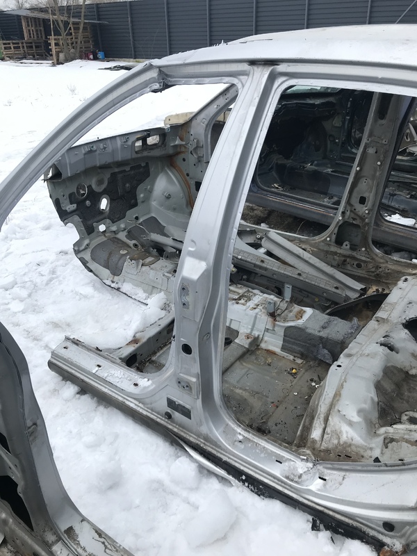 Стійка центральна ліва Kia Cerato 1 (04-09) 2.0 Бензин
