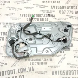Склопідіймач Volvo V50 (04-12) 2.0D перед. прав. OEM 8679081