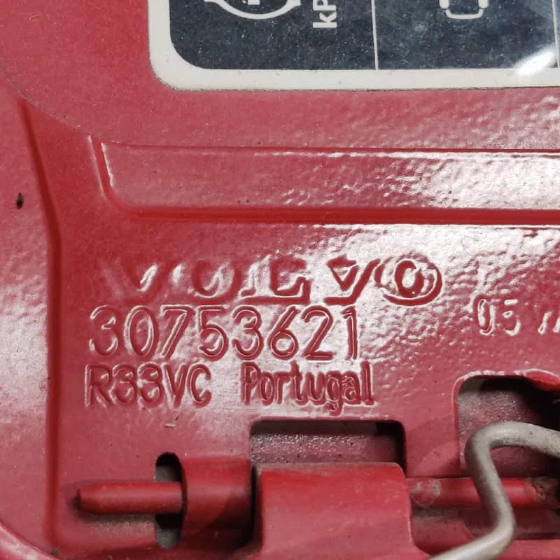 Лючок бака Volvo V50 (04-12) 2.0 Дизель правий OEM 30753621