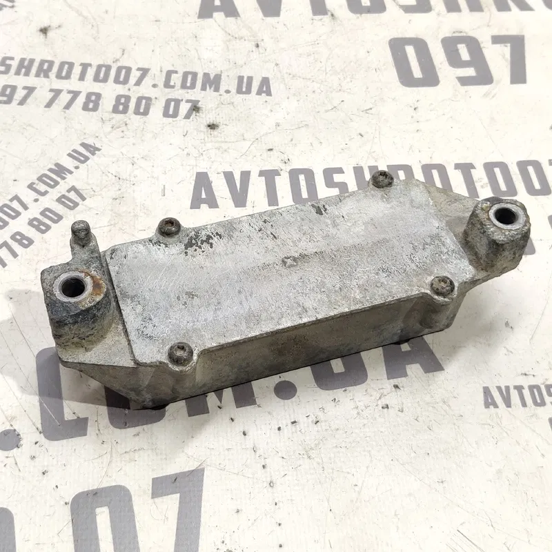 Демпфер підрамника задній Volvo V50 04-12 2.0D OEM 30714071